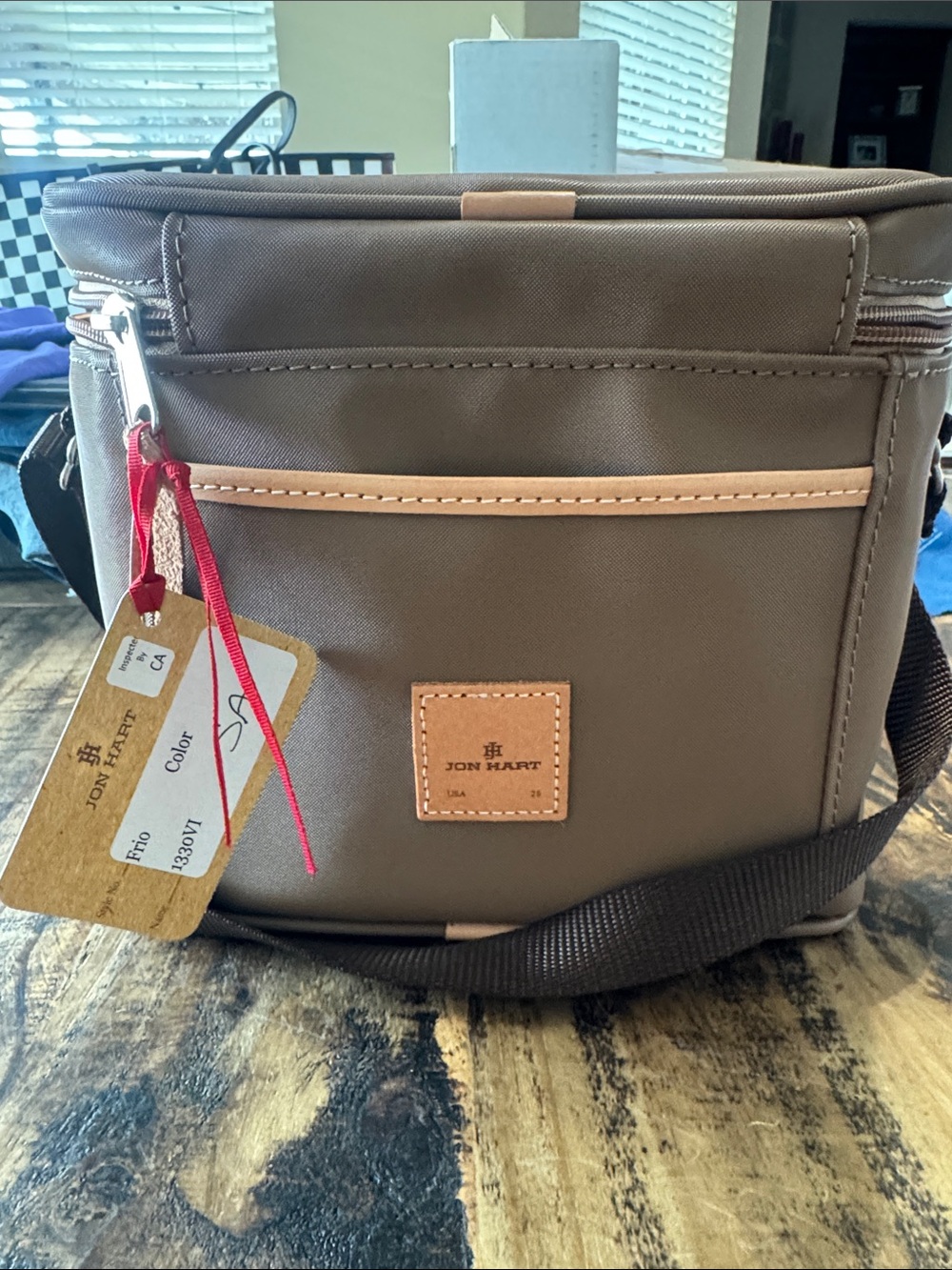 Jon Hart Frio Lunchbox